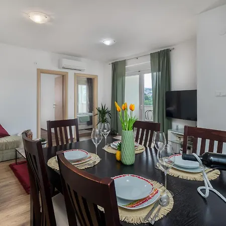 2 Bedroom Gorgeous In *