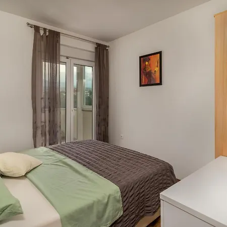 Apartment 2 Bedroom Gorgeous In
