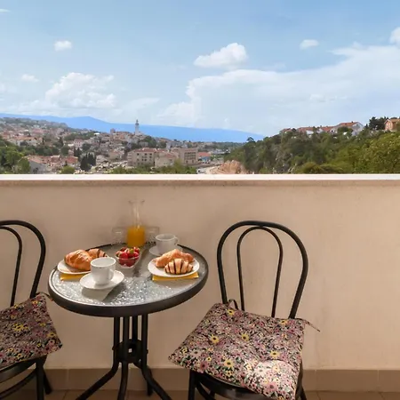 2 Bedroom Gorgeous In Novi Vinodolski